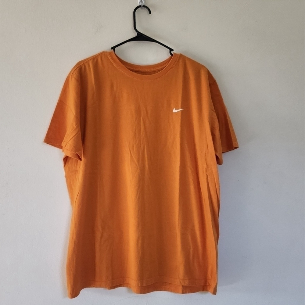 Men's Nike "The Nike Tee" Orange size XL